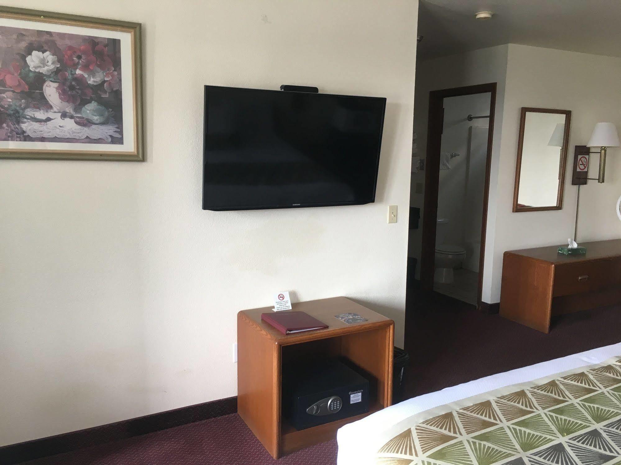 Westward Inn Брукингс Экстерьер фото