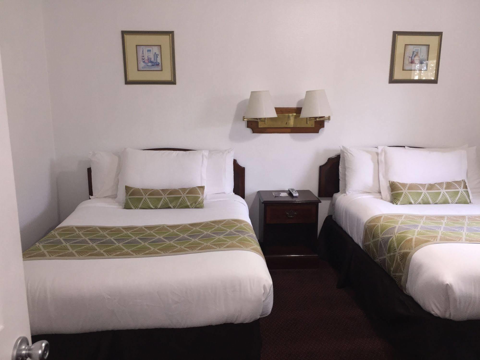 Westward Inn Брукингс Экстерьер фото